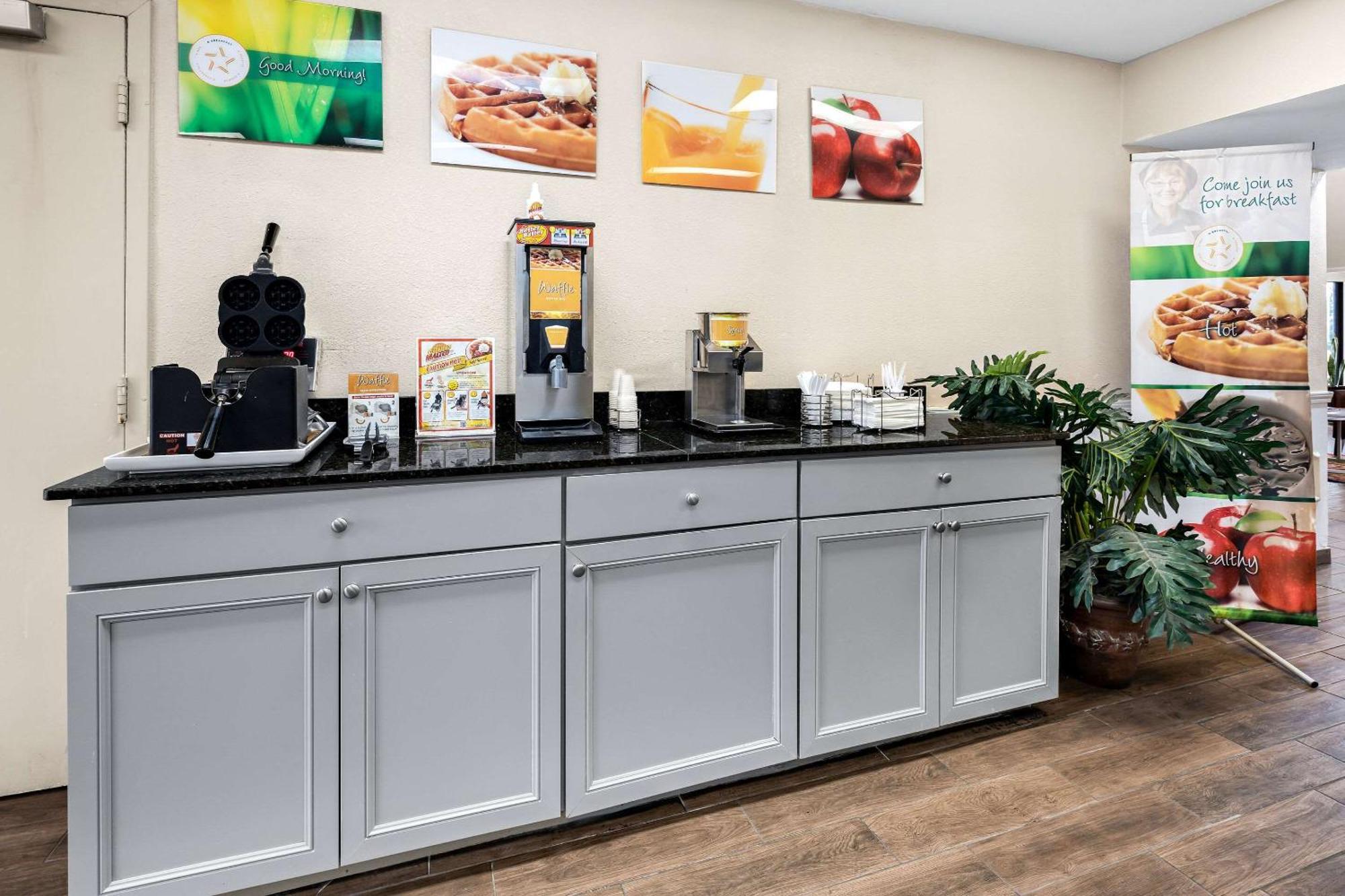Quality Inn Decatur River City מראה חיצוני תמונה