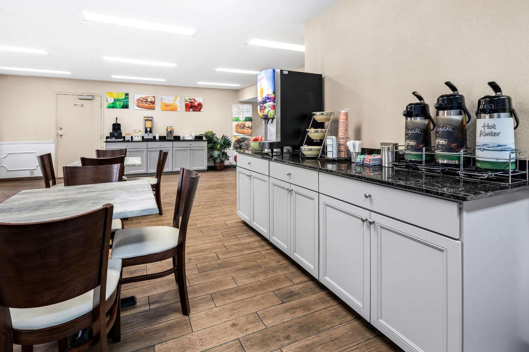 Quality Inn Decatur River City מראה חיצוני תמונה