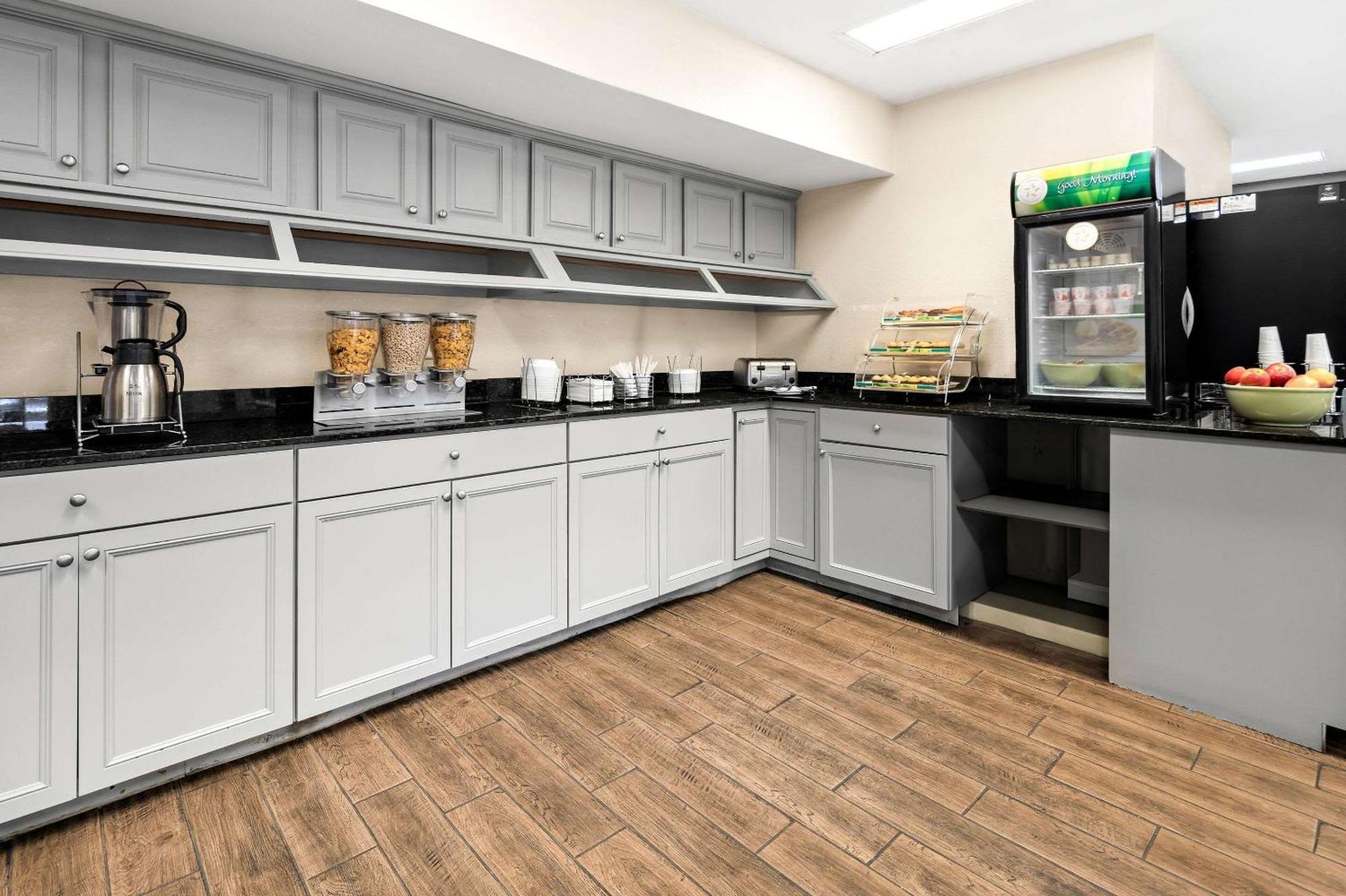 Quality Inn Decatur River City מראה חיצוני תמונה