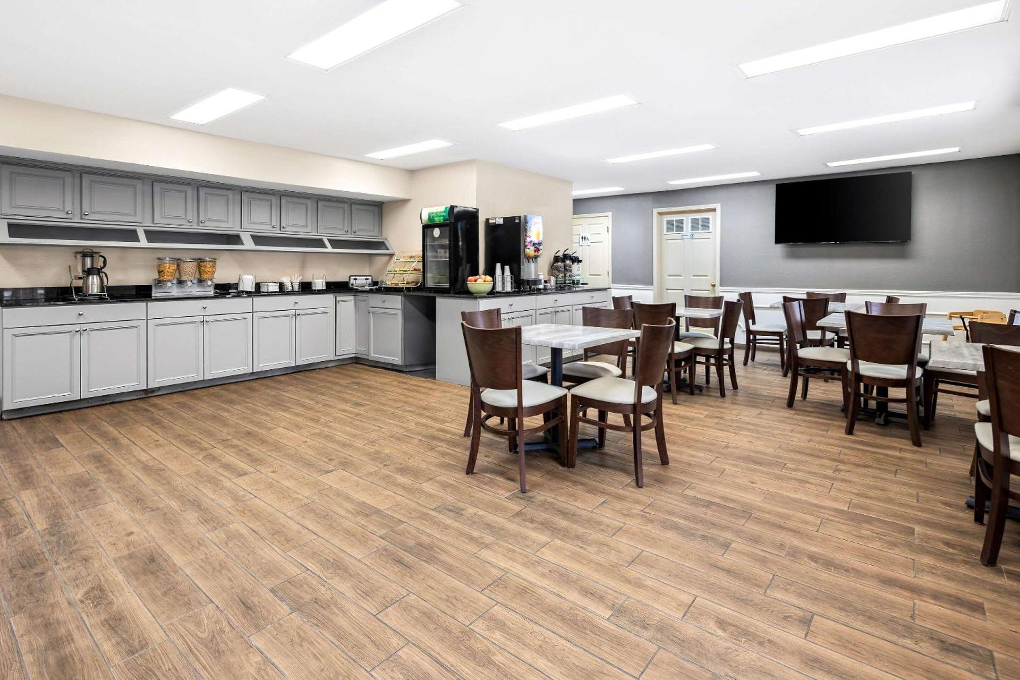 Quality Inn Decatur River City מראה חיצוני תמונה