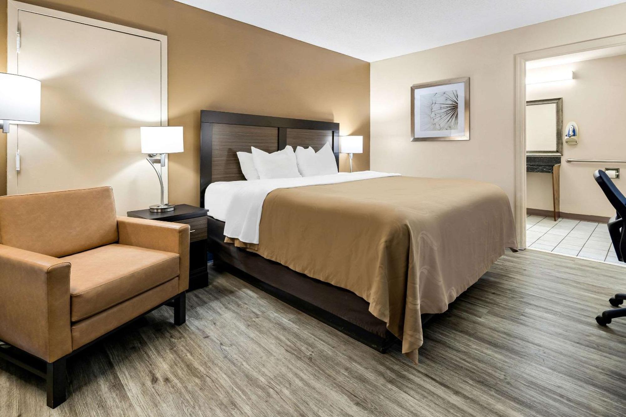 Quality Inn Decatur River City מראה חיצוני תמונה
