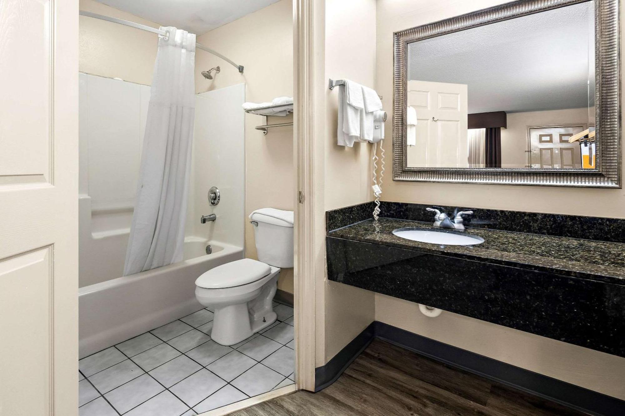 Quality Inn Decatur River City מראה חיצוני תמונה
