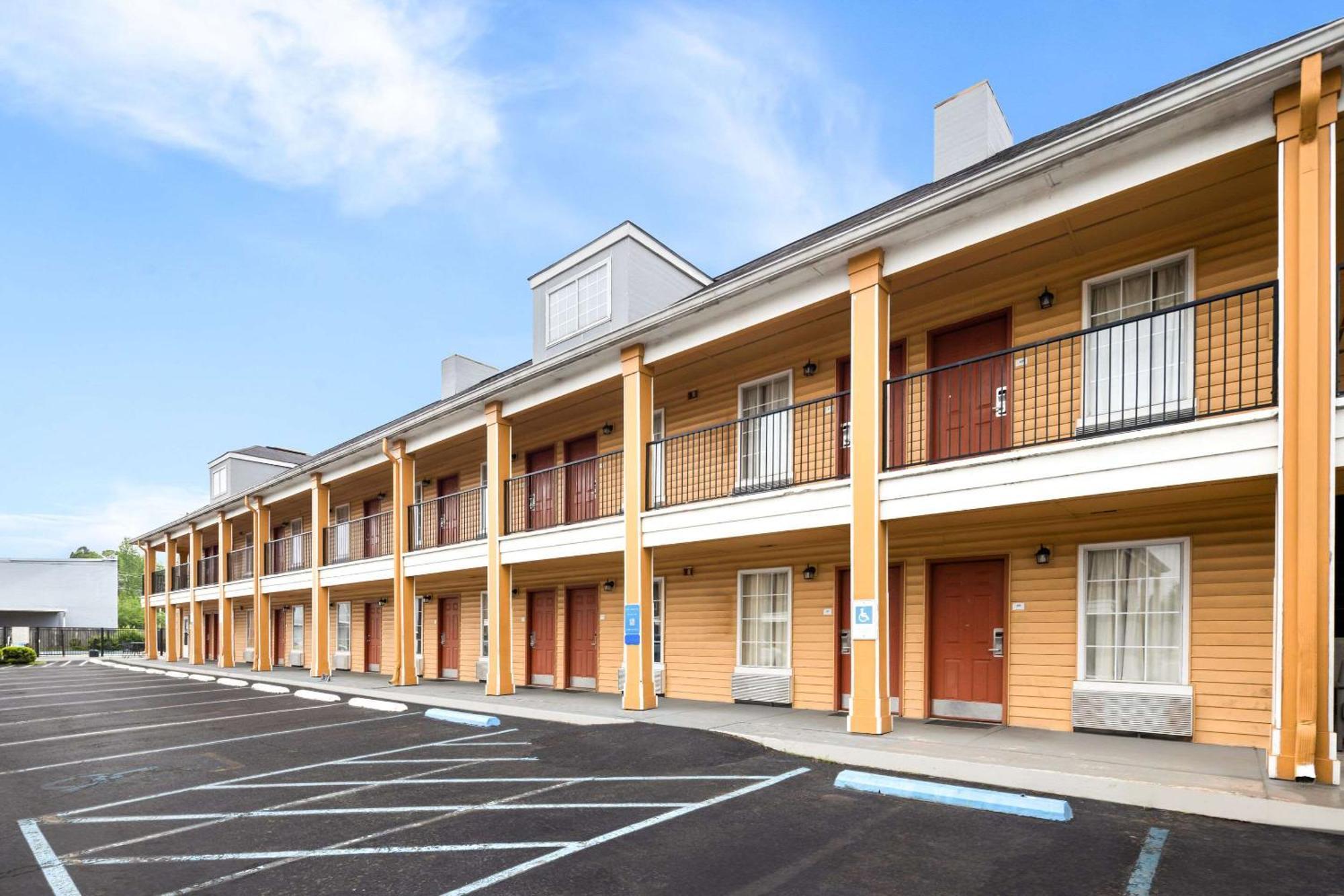 Quality Inn Decatur River City מראה חיצוני תמונה