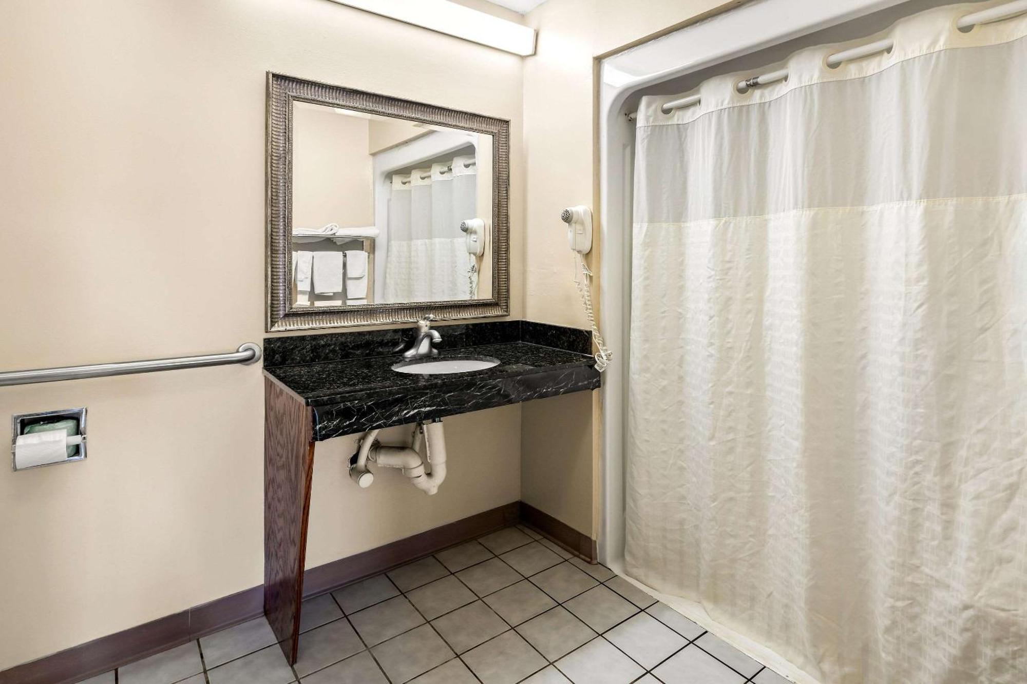 Quality Inn Decatur River City מראה חיצוני תמונה