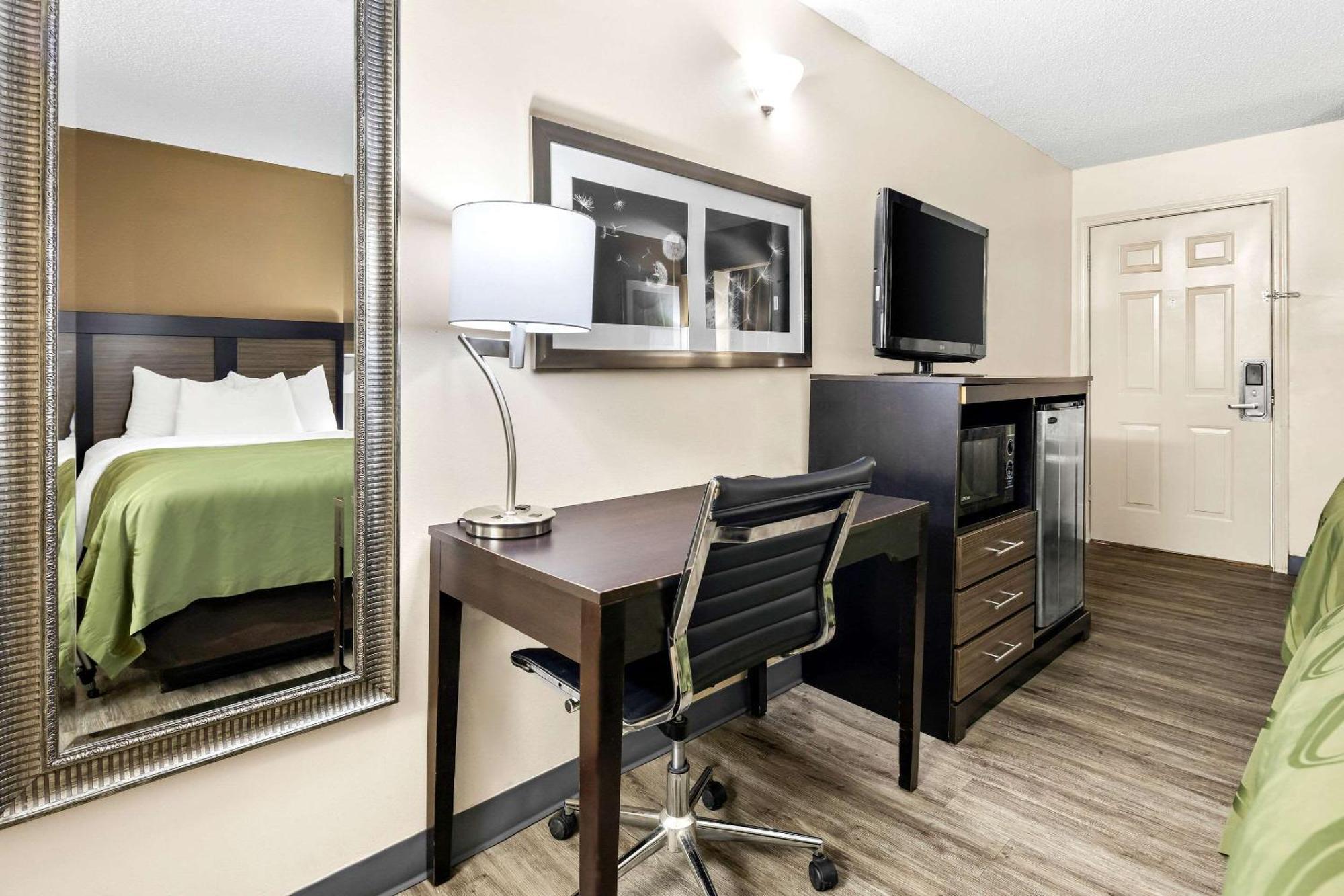 Quality Inn Decatur River City מראה חיצוני תמונה